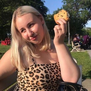 Meet your Posher, Lucy